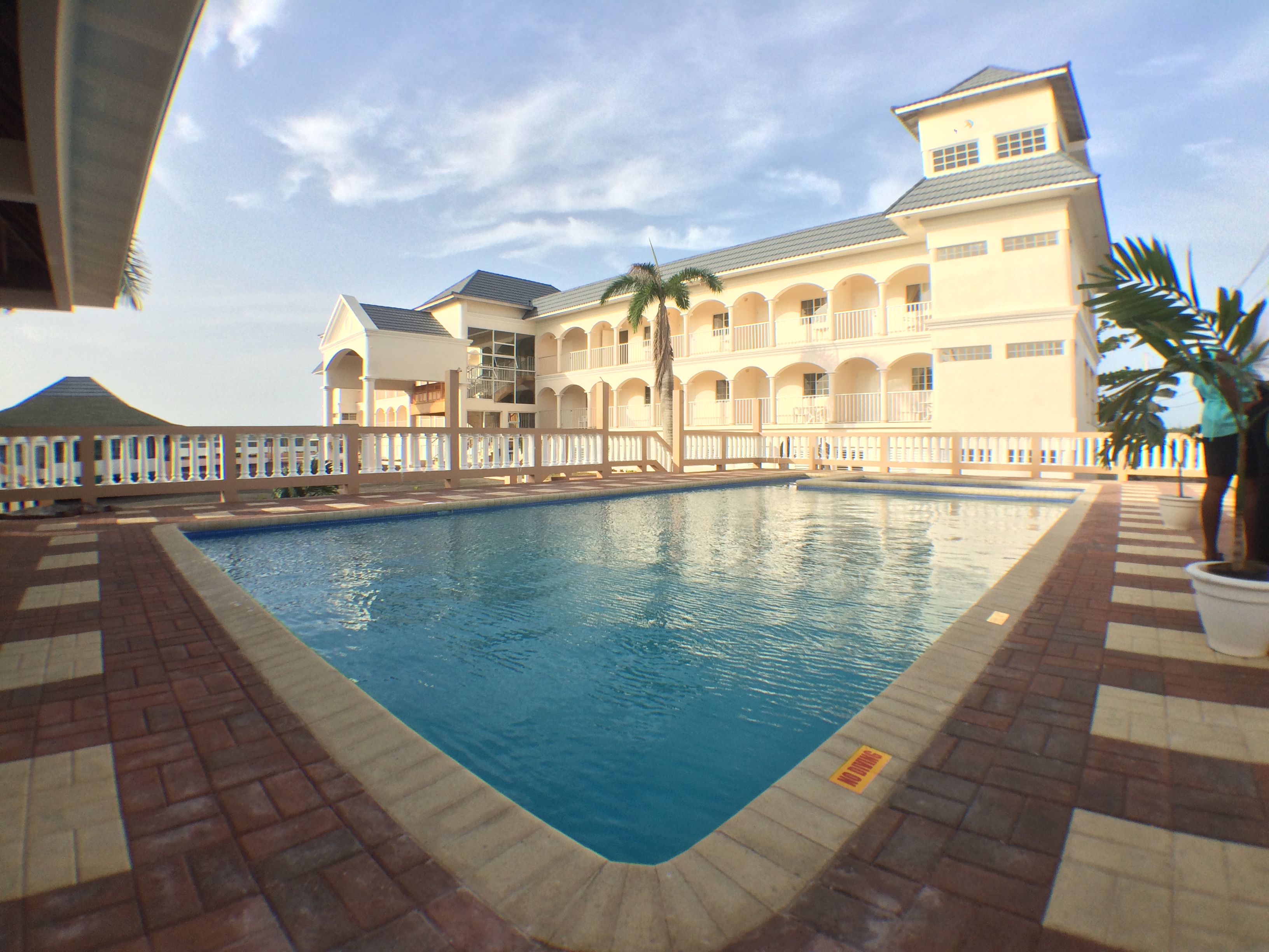 Glistening Waters Hotel & Pool